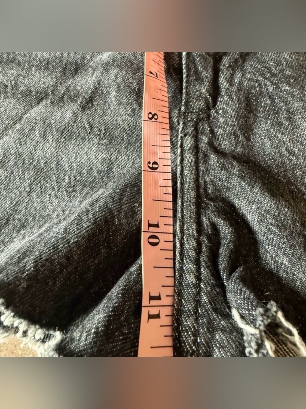 🔥 WRANGLER High Rise Festival Cut Off Shorts Size 27 Black Wash Raw Hem - Picture 9 of 12